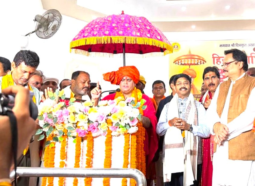 प्रयागराज में गूंजा हिन्दू स्वाभिमान का संदेश, स्वामी चक्रपाणि जी महाराज ने दिलाया एकजुटता का संकल्प